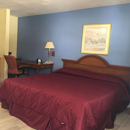 Maple Leaf Motel New Milford Bagian luar foto