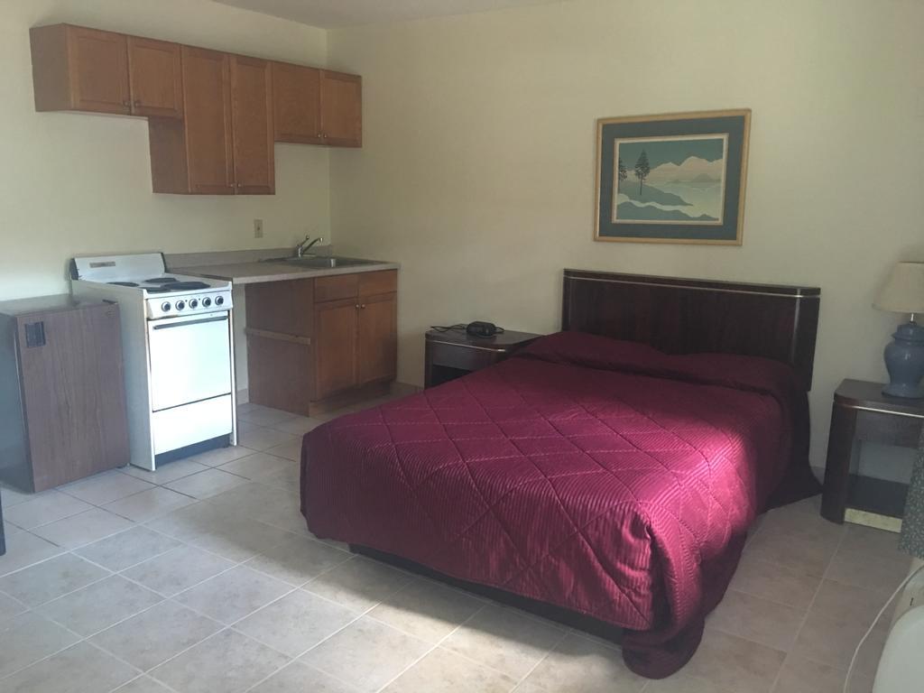 Maple Leaf Motel New Milford Bagian luar foto