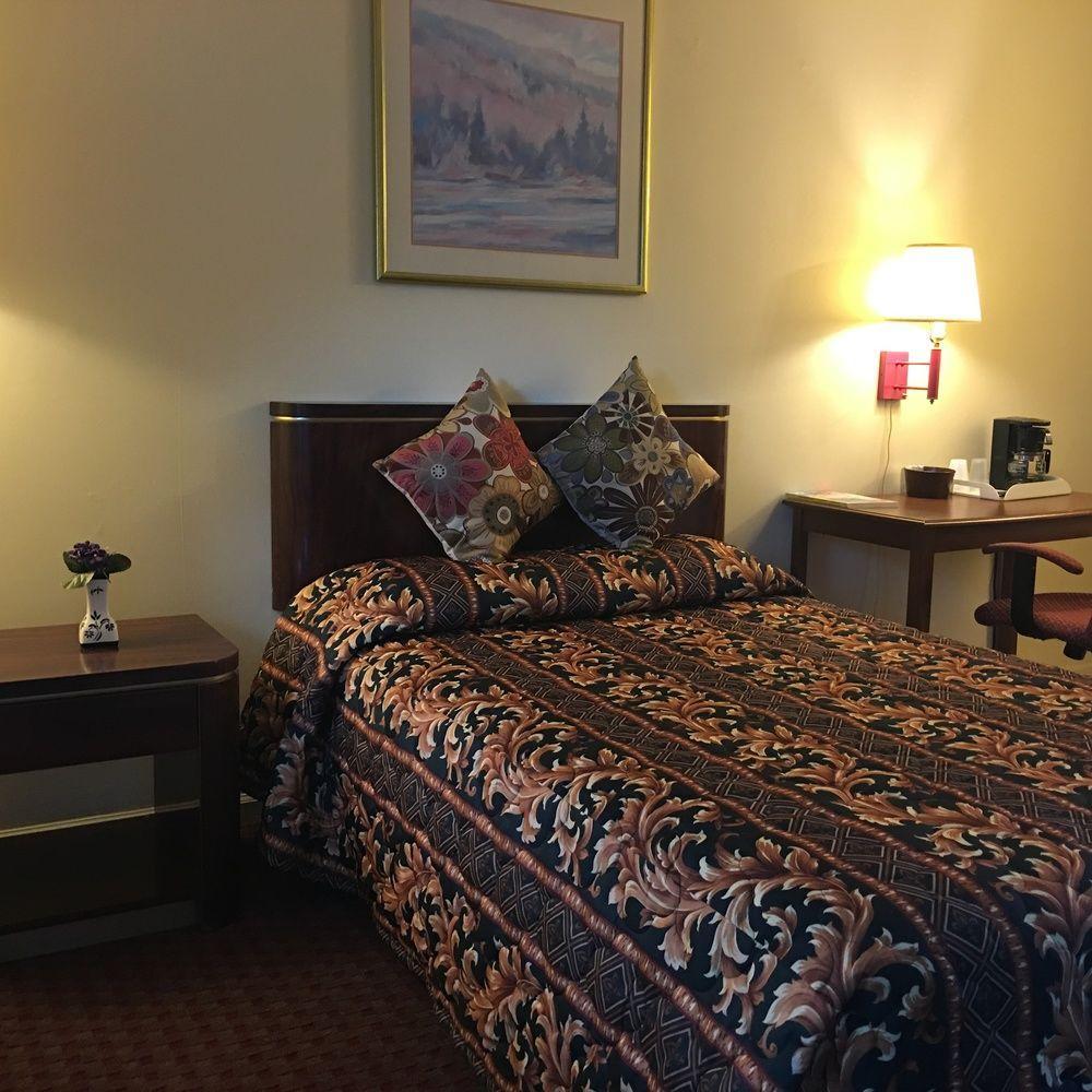 Maple Leaf Motel New Milford Bagian luar foto